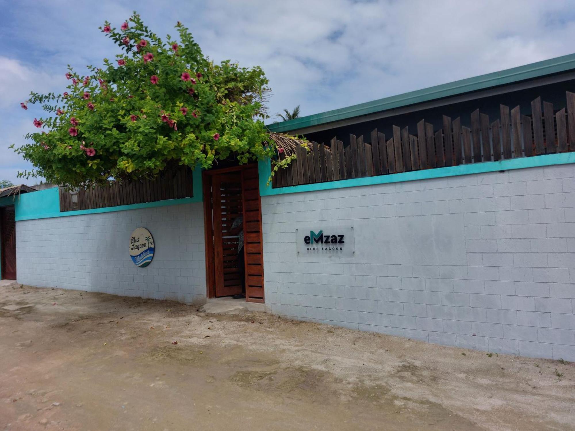 Emzaz Blue Lagoon Ugoofaaru Exterior foto